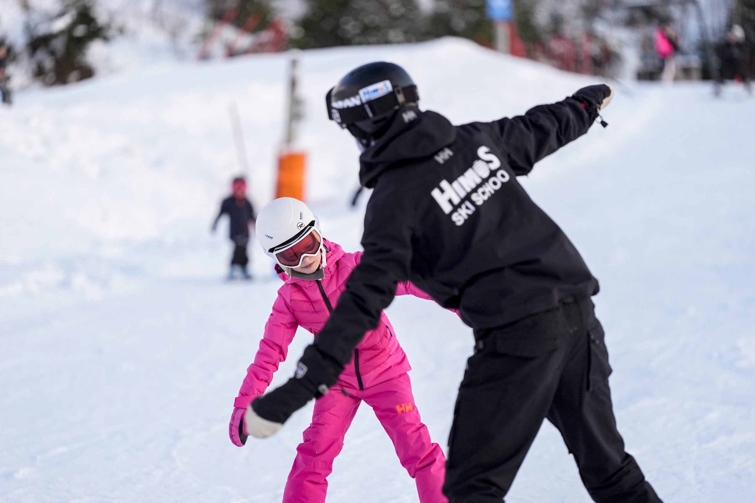 HAEMME KAHTA KAUSIHIIHDONOPETTAJAA MÄÄRÄAIKAISEEN TYÖSUHTEESEEN KAUDELLE 25-26