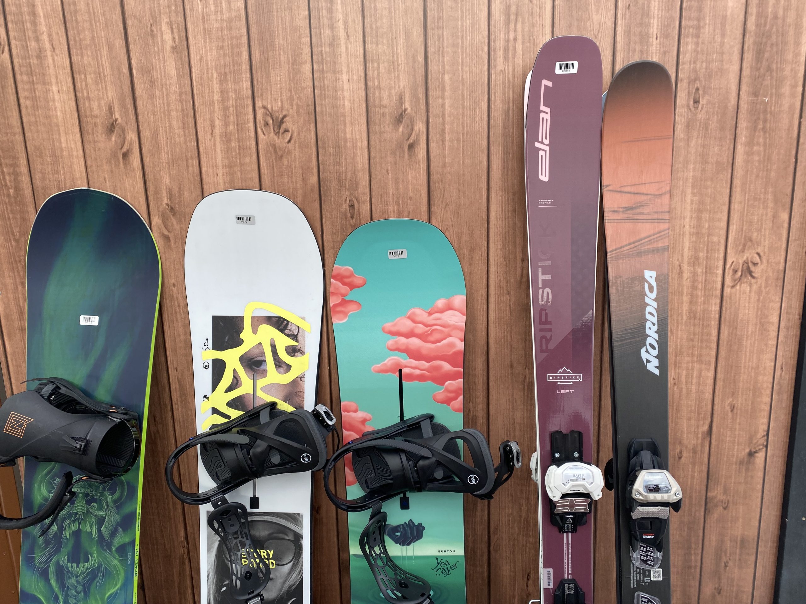 Himoksen Test Centeriltä laadukkaita suksia ja lautoja outlet-hinnoin!